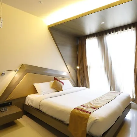 Dragonfly Hotel - The Art Hotel Mumbai Exterior photo