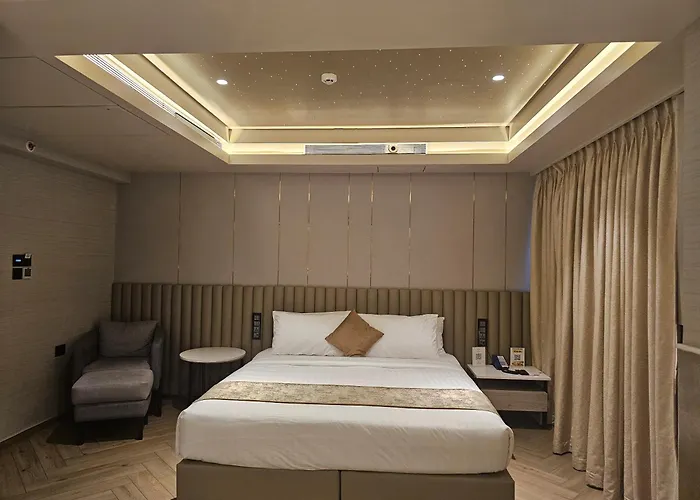 Dragonfly Hotel - The Art Hotel